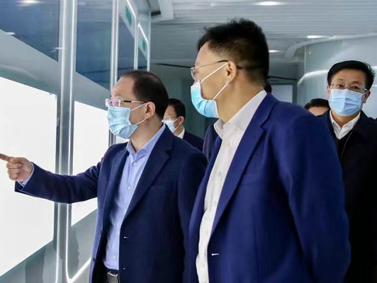 江苏省副省长胡广杰一行赴ag真人官方网药业考察调研