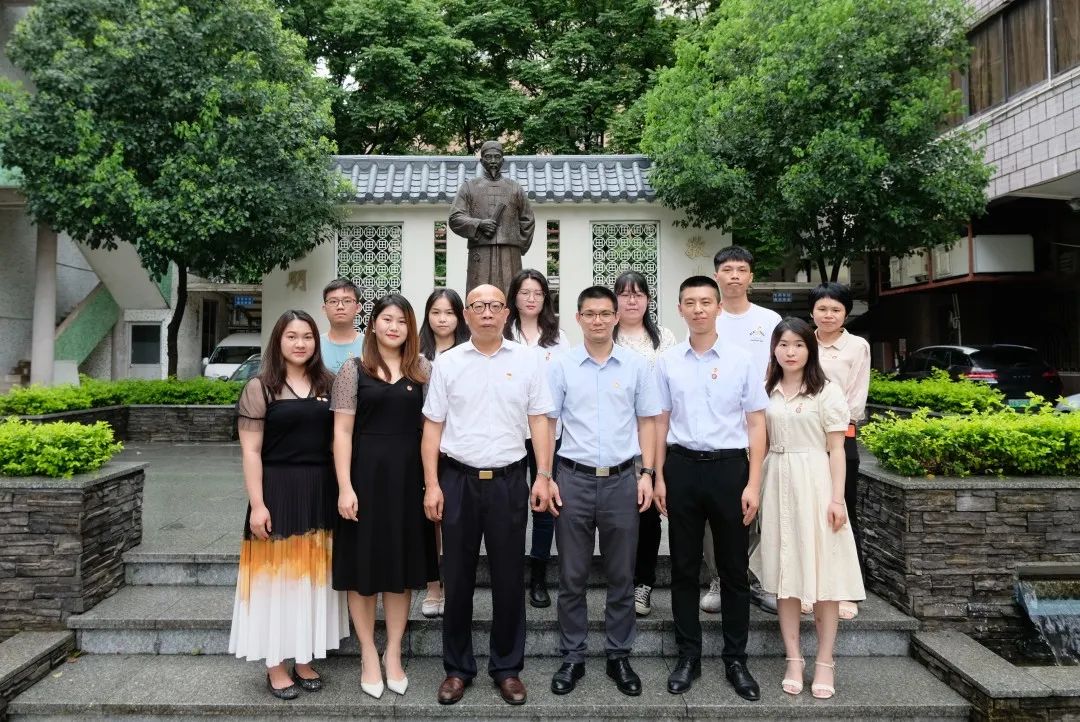 促互换 共成长——广药集团团委携优惠活动办理大厅团委赴敬建堂发展团务互换进建